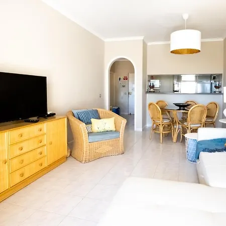 Apartamento Palmeira B00d - 600m From The Beach - Free Wifi - By Bedzy アパート